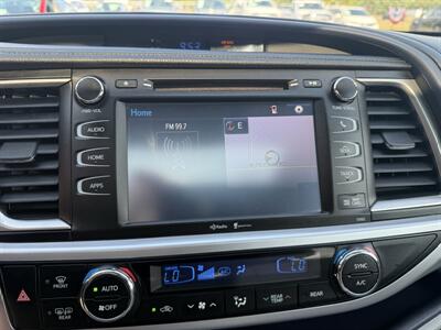 2014 Toyota Highlander XLE  AWD - Photo 10 - Flushing, MI 48433