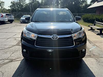 2014 Toyota Highlander XLE  AWD - Photo 2 - Flushing, MI 48433
