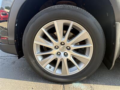 2014 Toyota Highlander XLE  AWD - Photo 8 - Flushing, MI 48433