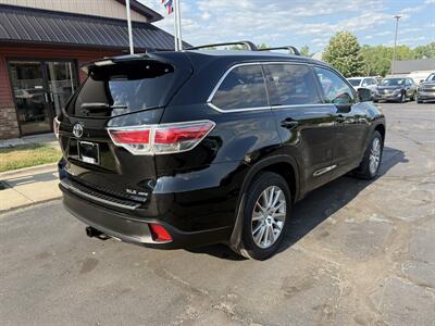 2014 Toyota Highlander XLE  AWD - Photo 7 - Flushing, MI 48433