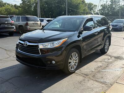 2014 Toyota Highlander XLE  AWD - Photo 3 - Flushing, MI 48433