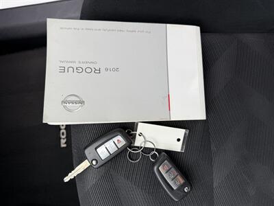 2016 Nissan Rogue S FWD - Photo 22 - Flushing, MI 48433