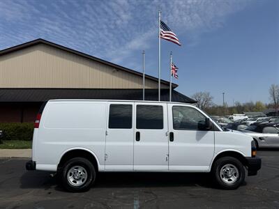 2021 Chevrolet Express 2500  Cargo - Photo 4 - Flushing, MI 48433