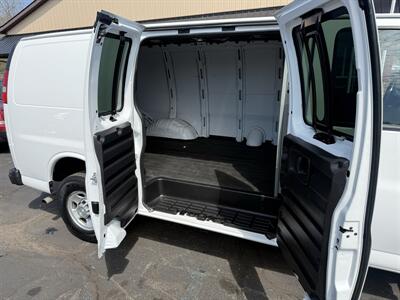 2021 Chevrolet Express 2500  Cargo - Photo 16 - Flushing, MI 48433