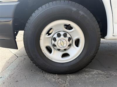 2021 Chevrolet Express 2500  Cargo - Photo 9 - Flushing, MI 48433