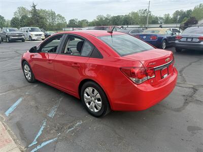 2014 Chevrolet Cruze LS Auto - Photo 8 - Flushing, MI 48433