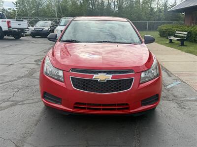 2014 Chevrolet Cruze LS Auto - Photo 2 - Flushing, MI 48433