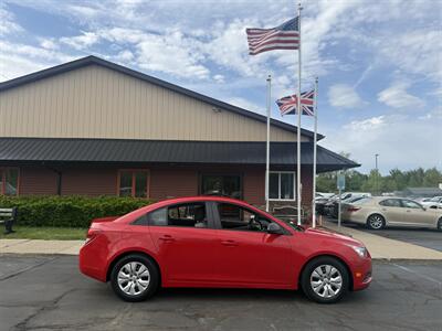 2014 Chevrolet Cruze LS Auto - Photo 6 - Flushing, MI 48433