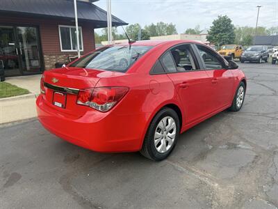 2014 Chevrolet Cruze LS Auto - Photo 5 - Flushing, MI 48433