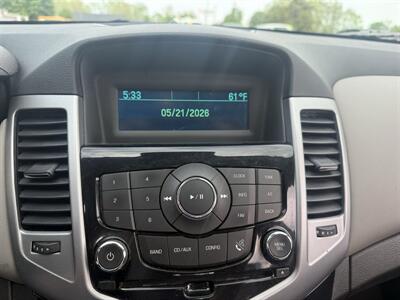 2014 Chevrolet Cruze LS Auto - Photo 10 - Flushing, MI 48433