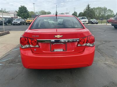 2014 Chevrolet Cruze LS Auto - Photo 4 - Flushing, MI 48433