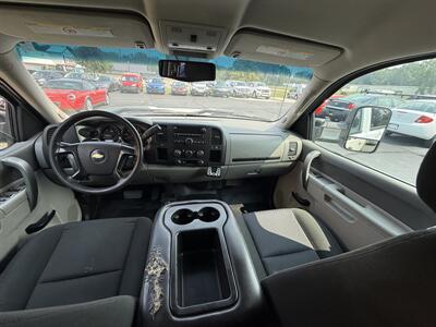 2012 Chevrolet Silverado 2500 HD 4WD Crew Cab  WT - Photo 19 - Flushing, MI 48433