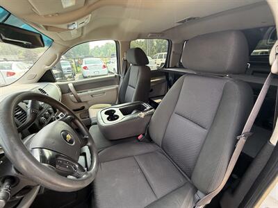 2012 Chevrolet Silverado 2500 HD 4WD Crew Cab  WT - Photo 11 - Flushing, MI 48433