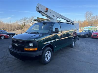 2006 Chevrolet Express 3500  Versalift Bucket Van - Photo 2 - Flushing, MI 48433