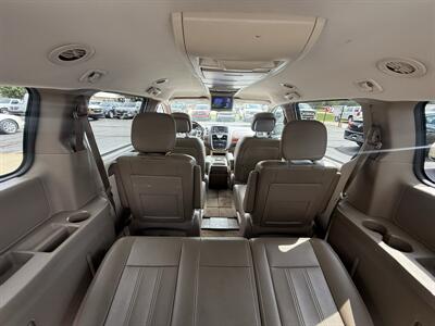 2014 Chrysler Town & Country Touring - Photo 27 - Flushing, MI 48433