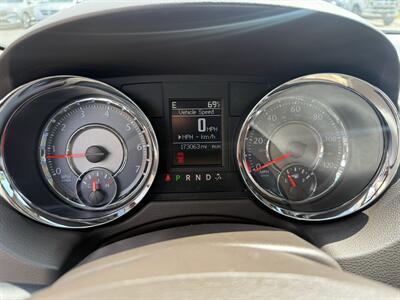 2014 Chrysler Town & Country Touring - Photo 15 - Flushing, MI 48433