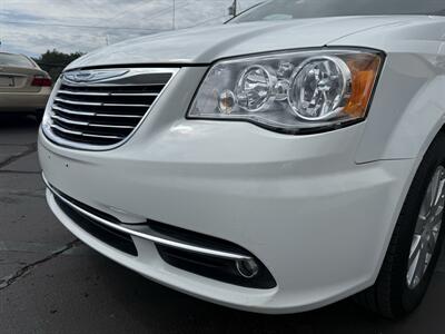 2014 Chrysler Town & Country Touring - Photo 34 - Flushing, MI 48433
