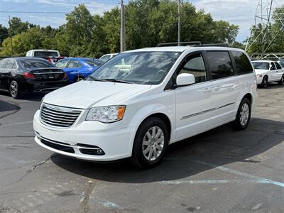 2014 Chrysler Town & Country Touring - Photo 3 - Flushing, MI 48433
