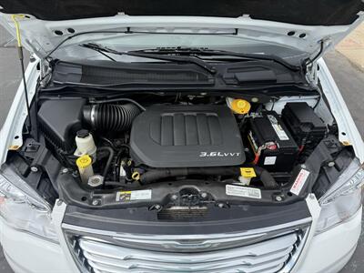 2014 Chrysler Town & Country Touring - Photo 36 - Flushing, MI 48433