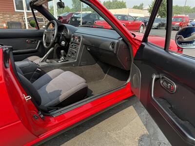 1990 Mazda MX-5 Miata Convertible  5-Speed Manual - Photo 39 - Flushing, MI 48433