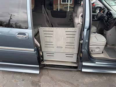 2007 Buick Terraza CXL  Braun Mobility - Photo 8 - Flushing, MI 48433