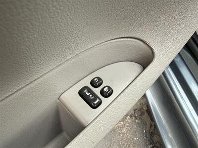 2007 Buick Terraza CXL  Braun Mobility - Photo 23 - Flushing, MI 48433