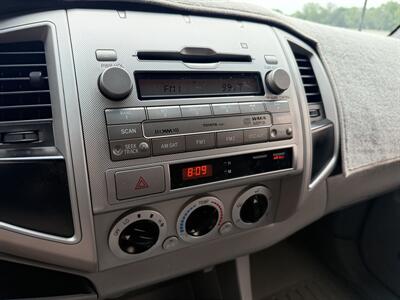 2010 Toyota Tacoma PreRunner V6  Double Cab 4X2 - Photo 12 - Flushing, MI 48433