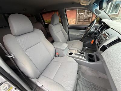 2010 Toyota Tacoma PreRunner V6  Double Cab 4X2 - Photo 32 - Flushing, MI 48433