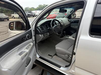 2010 Toyota Tacoma PreRunner V6  Double Cab 4X2 - Photo 9 - Flushing, MI 48433