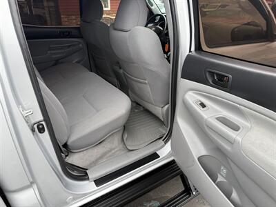 2010 Toyota Tacoma PreRunner V6  Double Cab 4X2 - Photo 30 - Flushing, MI 48433