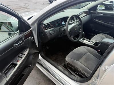 2014 Chevrolet Impala Limited LS 6-Passenger - Photo 9 - Flushing, MI 48433