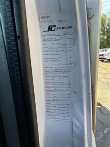 2006 GMC Savana 3500 Cutaway 139 " WB  10' Box - Photo 20 - Flushing, MI 48433
