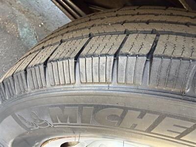 2006 GMC Savana 3500 Cutaway 139 " WB  10' Box - Photo 22 - Flushing, MI 48433