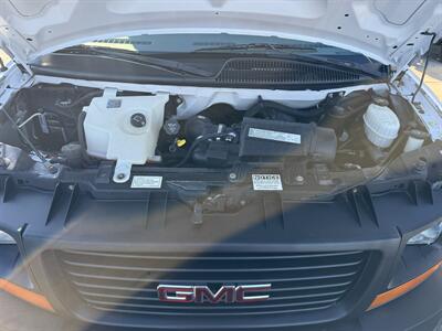 2006 GMC Savana 3500 Cutaway 139 " WB  10' Box - Photo 26 - Flushing, MI 48433