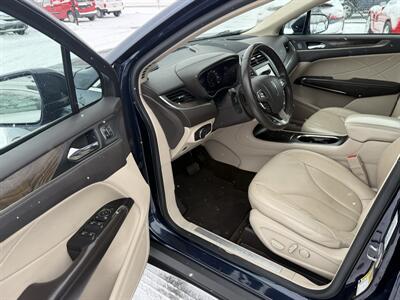 2017 Lincoln MKC Reserve  AWD - Photo 9 - Flushing, MI 48433