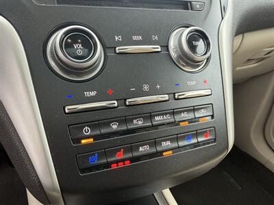 2017 Lincoln MKC Reserve  AWD - Photo 16 - Flushing, MI 48433