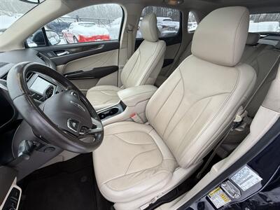 2017 Lincoln MKC Reserve  AWD - Photo 11 - Flushing, MI 48433