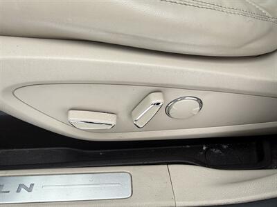 2017 Lincoln MKC Reserve  AWD - Photo 18 - Flushing, MI 48433