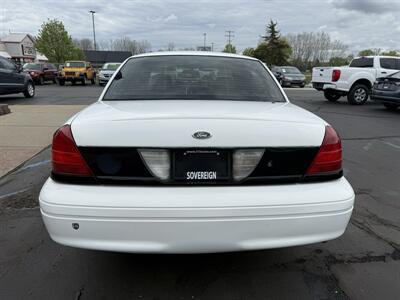 2003 Ford Crown Victoria Police Interceptor  P71 - Photo 6 - Flushing, MI 48433
