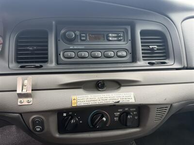 2003 Ford Crown Victoria Police Interceptor  P71 - Photo 10 - Flushing, MI 48433
