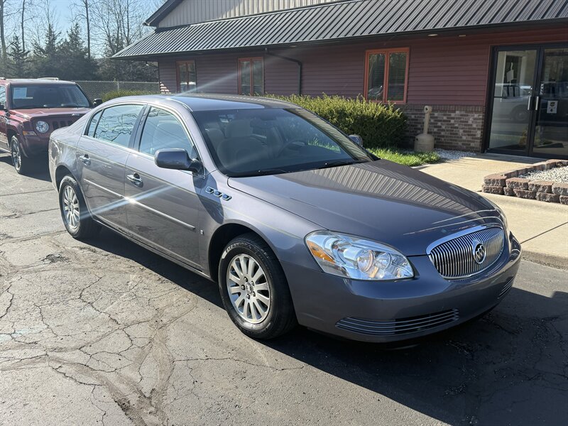 2007 Buick Lucerne CX   - Photo 1 - Flushing, MI 48433