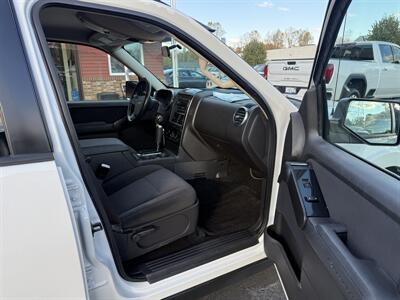 2010 Ford Explorer XLT  4X2 - Photo 24 - Flushing, MI 48433