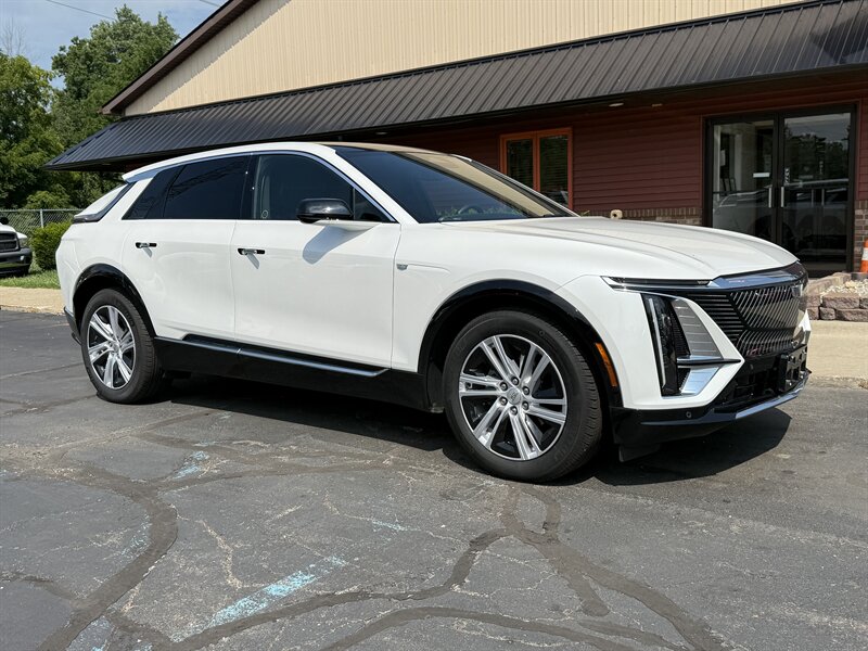 2024 Cadillac LYRIQ Tech   - Photo 1 - Flushing, MI 48433