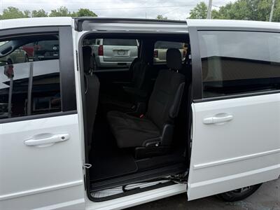 2016 Dodge Grand Caravan American Value Package - Photo 18 - Flushing, MI 48433