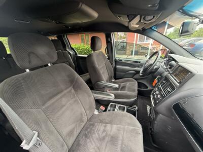 2016 Dodge Grand Caravan American Value Package - Photo 19 - Flushing, MI 48433