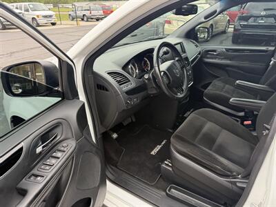 2016 Dodge Grand Caravan American Value Package - Photo 12 - Flushing, MI 48433