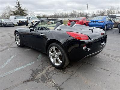 2007 Pontiac Solstice 5-Speed Manual   - Photo 18 - Flushing, MI 48433