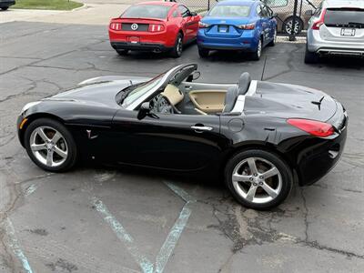2007 Pontiac Solstice 5-Speed Manual   - Photo 3 - Flushing, MI 48433