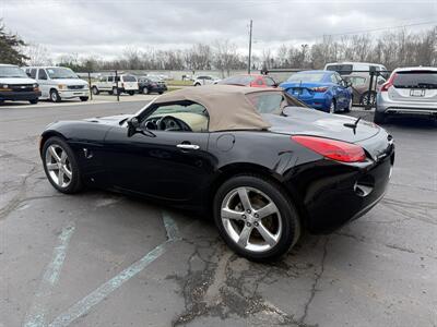 2007 Pontiac Solstice 5-Speed Manual   - Photo 11 - Flushing, MI 48433