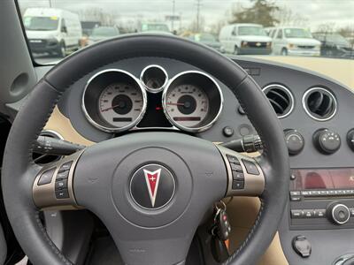 2007 Pontiac Solstice 5-Speed Manual   - Photo 25 - Flushing, MI 48433